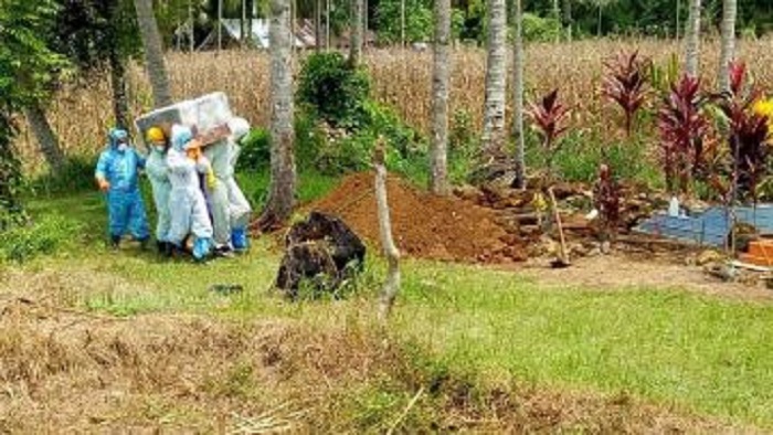 Jenazah pasien Covid-19 asal Padang Pariaman dimakamkan di Agam